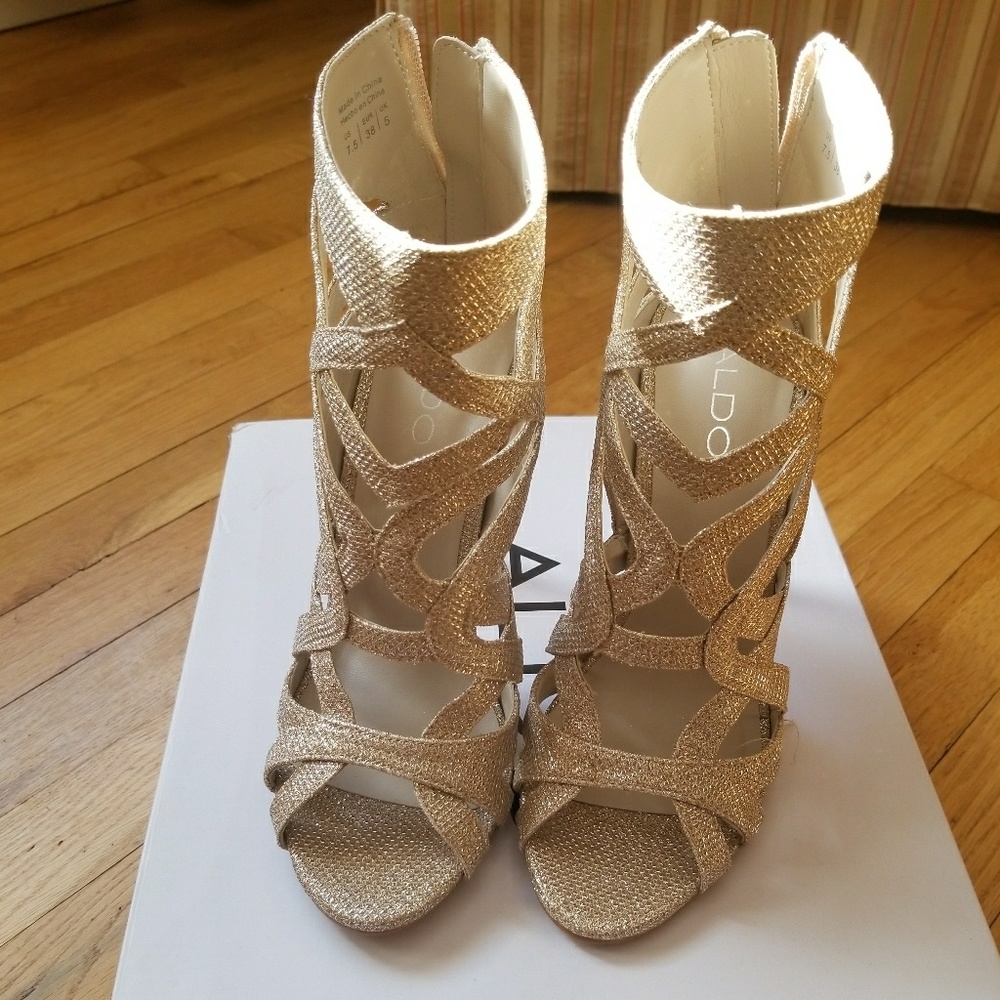 NWT Aldo Abavia Gold Glitter Pumps